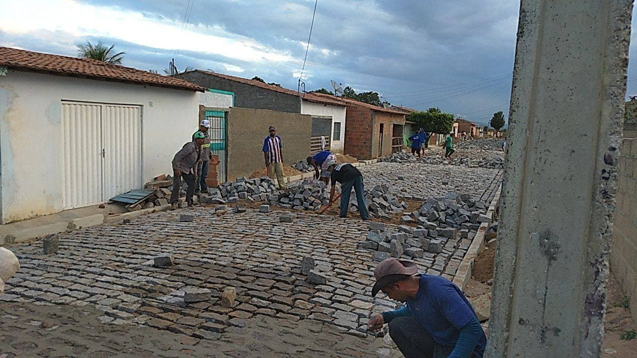 Prefeitura avança com obras de infraestrutura e mobilidade em diversos bairros do município